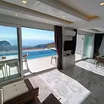 Luxury By The Coast