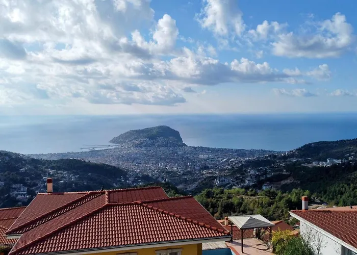 Дом отдыха Luxury By The Coast *