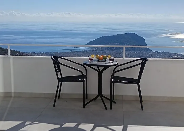 Дом отдыха Luxury By The Coast *