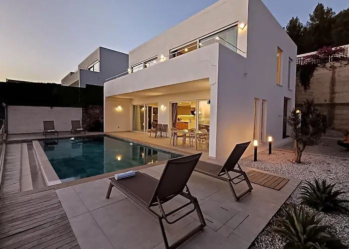 Дом отдыха Luxury By The Coast *