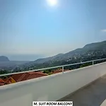 펜션 Luxury By The Coast *