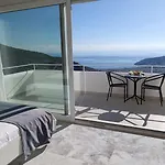 펜션 Luxury By The Coast