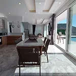펜션 Luxury By The Coast *
