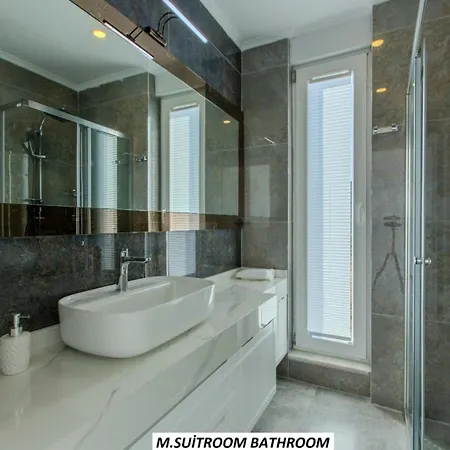 Luxury By The Coast Аланія