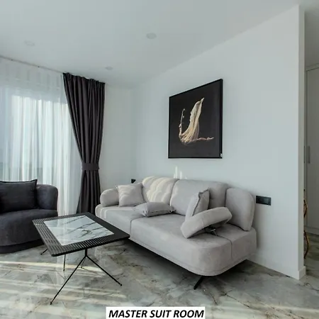 Будинок відпочинку Luxury By The Coast