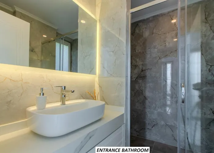 度假居 Luxury By The Coast 阿拉尼亚