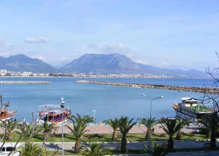 Luxury By The Coast 度假居 *