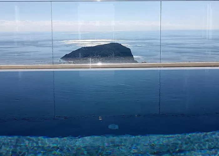 Luxury By The Coast *