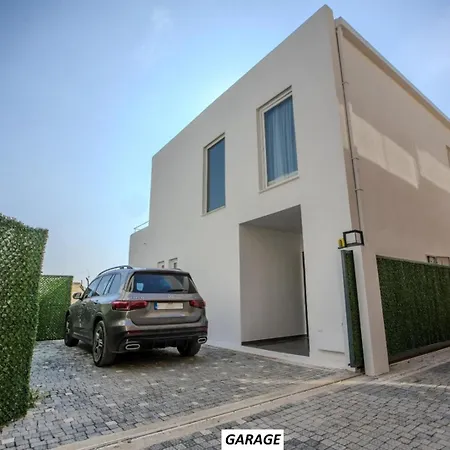 Luxury By The Coast 펜션 알란야