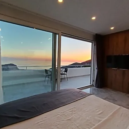 Luxury By The Coast Semesterbostad