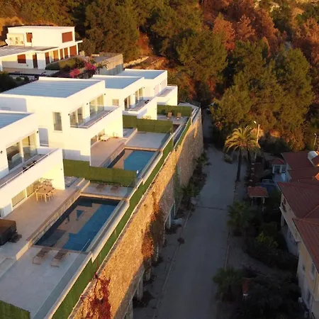 Luxury By The Coast 펜션 알란야