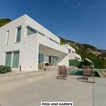 Luxury By The Coast *